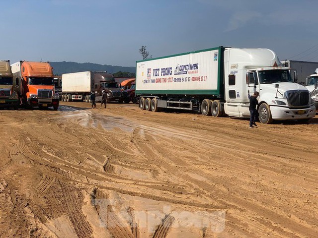  Trên 2.000 xe hàng xuất khẩu nông sản tồn ứ ở cửa khẩu Lạng Sơn  - Ảnh 1.