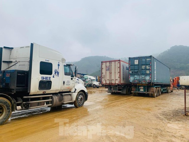  Trên 2.000 xe hàng xuất khẩu nông sản tồn ứ ở cửa khẩu Lạng Sơn  - Ảnh 2.