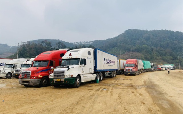 Lạng Sơn: Loay hoay xử lý hàng xuất khẩu ùn ứ