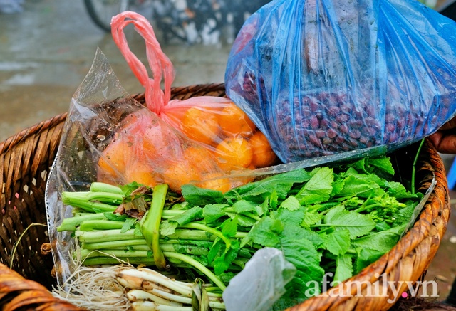 Độc đáo phiên chợ trong sương vùng cao Y Tý, nơi mọi giao dịch thực hiện bằng những nụ cười và cái bắt tay! - Ảnh 12.