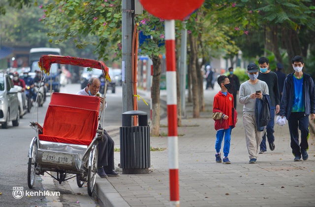 Hồi ức của người đạp xích lô về những ngày Tết chưa có dịch Covid-19: Người dân đi chơi kín hồ Gươm, chở không kịp khách - Ảnh 8.