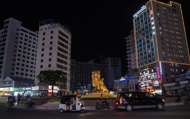 "Mafia Trung Quốc" hoành hành tại Campuchia: Tội ác khét tiếng, trục lợi kinh hoàng "Mafia Trung Quốc" hoành hành tại Campuchia: Tội ác khét tiếng, trục lợi kinh hoàng