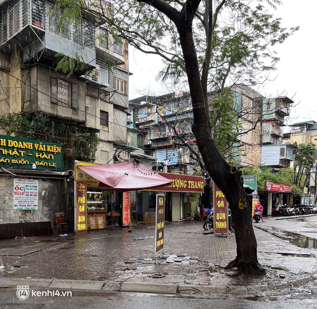  Hàng quán Hà Nội ngày rét kỷ lục: Ế ẩm dưới cái lạnh 8 độ C, chắc dân tình đang ở nhà trùm chăn hết rồi! - Ảnh 4.