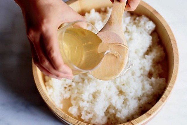 Loại nước chống đột quỵ, bảo vệ tim mà người Trung Quốc dùng để nấu cơm, người Nhật dùng để trộn cơm: Ở Việt Nam bán rất rẻ mà không biết - Ảnh 1.