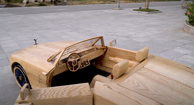 Nữ reviewer Supercar Blondie trầm trồ về Rolls-Royce 28 triệu USD của người Việt: Xe tự chế ngầu nhất từ trước đến nay - Ảnh 7.