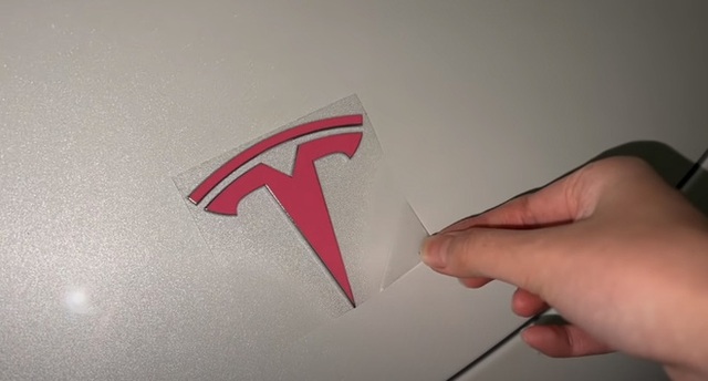 Vừa nhận Tesla Model 3 được vài ngày, richkid Việt 16 tuổi đã tự mình trang trí cho xế hộp bớt đơn điệu - Ảnh 2.