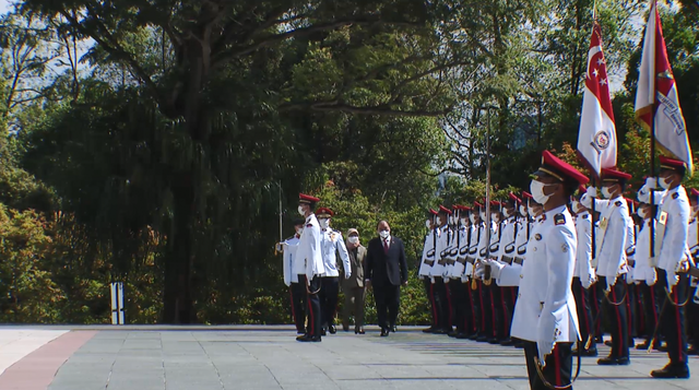 Tổng thống Singapore chủ trì lễ đón trọng thể Chủ tịch nước Nguyễn Xuân Phúc - Ảnh 4.