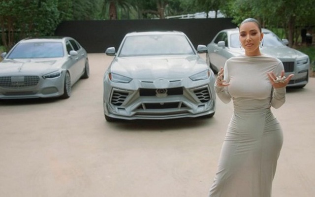 Kim Kardashian 'chơi lớn' độ Rolls-Royce, Lamborghni thành màu xám cho tiệp với sơn nhà