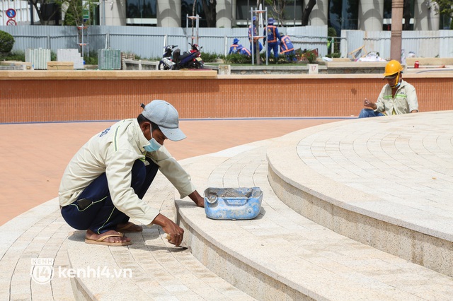  Ảnh: Khu tượng đài Trần Hưng Đạo được khoác “áo” mới hiện đại bên sông Sài Gòn - Ảnh 15.