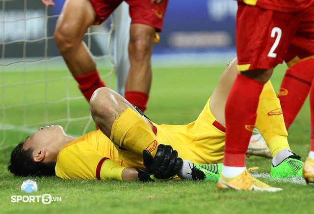 U23 Việt Nam liên tiếp gặp chấn thương nhưng vẫn kiên cường nén đau thi đấu để hạ U23 Thái Lan - Ảnh 3.