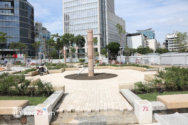  Ảnh: Khu tượng đài Trần Hưng Đạo được khoác “áo” mới hiện đại bên sông Sài Gòn - Ảnh 9.