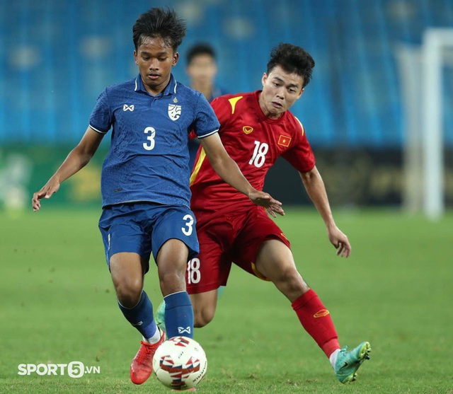 U23 Việt Nam liên tiếp gặp chấn thương nhưng vẫn kiên cường nén đau thi đấu để hạ U23 Thái Lan - Ảnh 10.