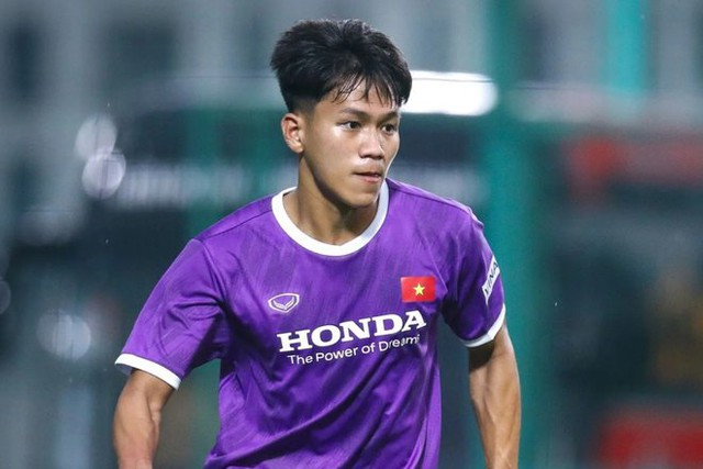 Trần Bảo Toàn - cầu thủ ghi bàn giúp U23 Việt Nam vượt lên dẫn trước Thái Lan là ai? - Ảnh 2.