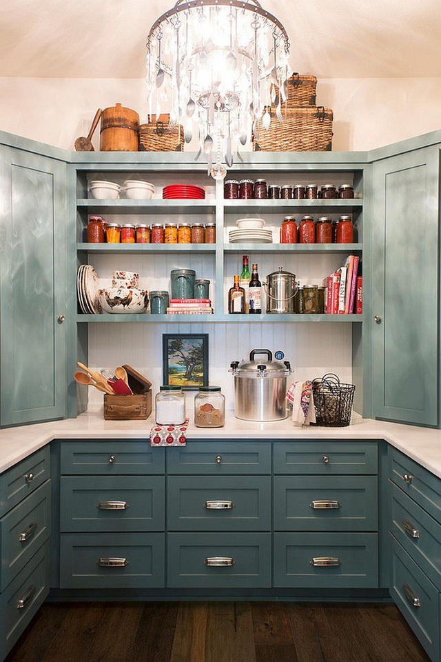 Muốn tiết kiệm không gian cho nhà bếp thì bạn hãy áp dụng ngay thiết kế tủ lưu trữ tối đa này - Ảnh 2.