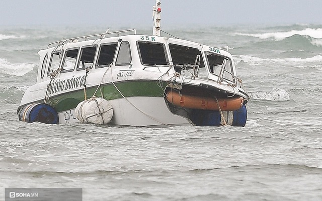 Tàu QNa - 1152, con tàu chở 39 người gặp nạn.