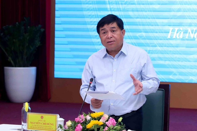  Bộ trưởng Nguyễn Chí Dũng: Đầu tư công để lan toả đến khu vực tư nhân và FDI  - Ảnh 3.