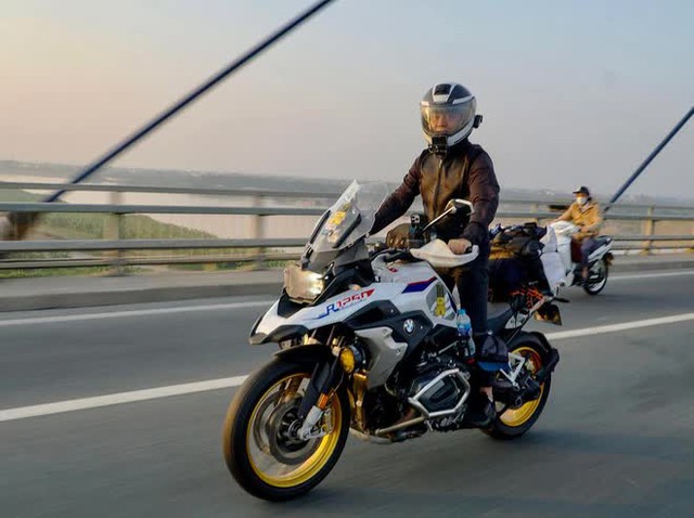 Mai Triều Nguyên - Sếp công nghệ thích du lịch vòng quanh thế giới bằng mô tô - Ảnh 3.