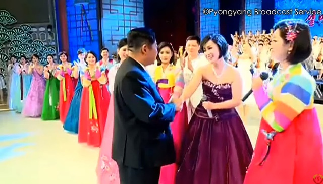  Phu nhân Triều Tiên  xuất xinh đẹp, khán giả vỗ tay hò reo vang dội hội trường - Ảnh 5.