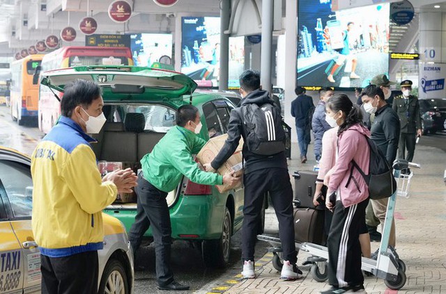 Hành khách qua sân bay Nội Bài cao nhất sau 2 năm - Ảnh 9.