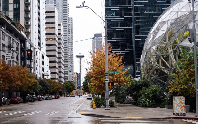 Amazon Spheres, một phần của khuôn viên trụ sở chính của Amazon ở Seattle, Washington.