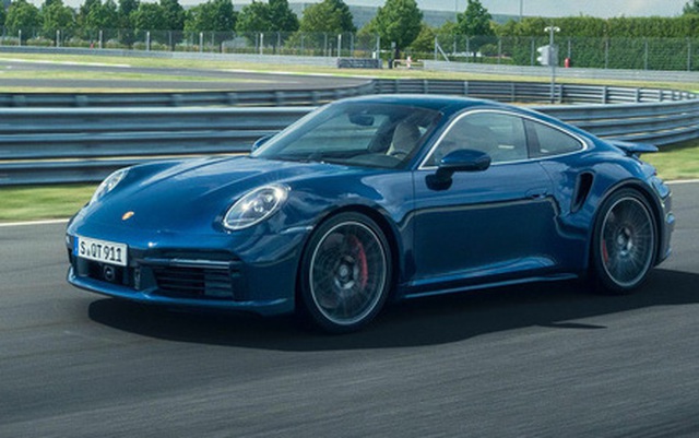 Porsche 911 phiên bản mới lần đầu tiên lộ diện