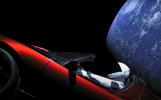 Chiếc Tesla Elon Musk phóng lên vũ trụ giờ đang ở đâu?