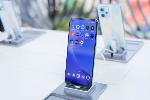 Lần đầu tiên Realme mang smartphone cao cấp về Việt Nam: Liệu có cạnh tranh được với iPhone 13, Galaxy S22? - Ảnh 2.