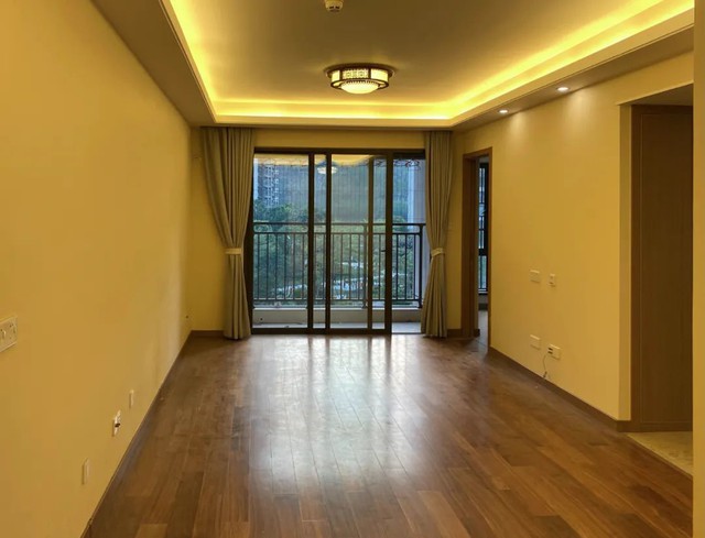 Không gian sống đáng ghen tị trong căn hộ 88m² đầy màu sắc của cặp vợ chồng trẻ với 40 chậu cây xanh và 1 chú cún - Ảnh 1.