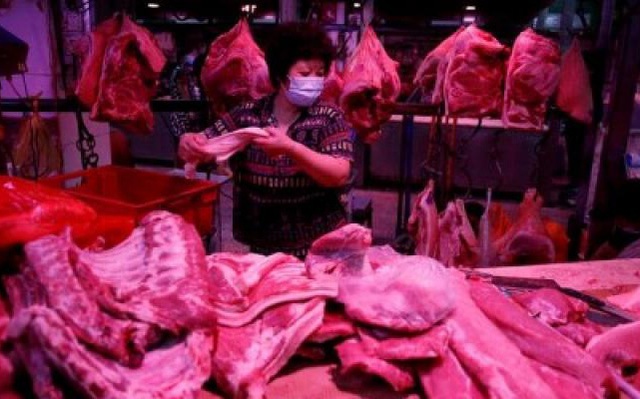 Trung Quốc thu mua 38.000 tấn thịt lợn để dự trữ khi giá liên tục giảm