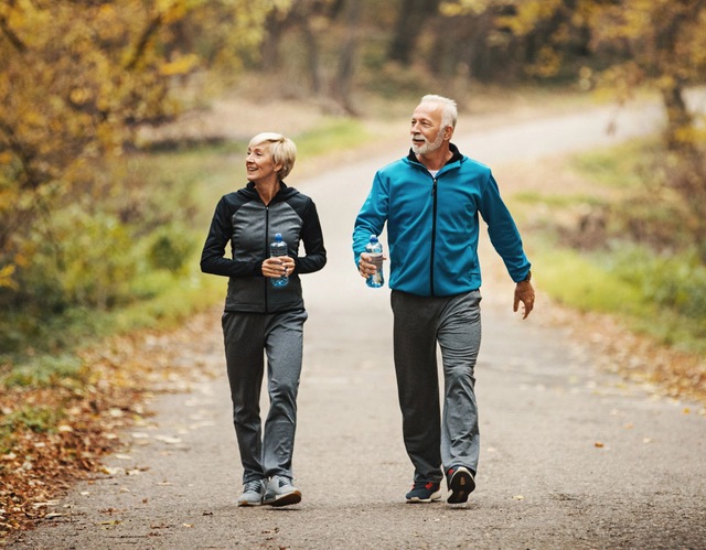 Đi bao nhiêu bước mỗi ngày kéo dài tuổi thọ hiệu quả nhất? 10.000 bước đi bộ không phải con số lý tưởng với tất cả mọi người, muốn sống thọ hãy chú ý điều này - Ảnh 1.