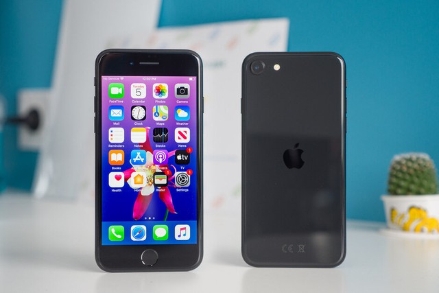 iPhone SE 2020 chính thức ngừng bán tại Việt Nam - Ảnh 1.