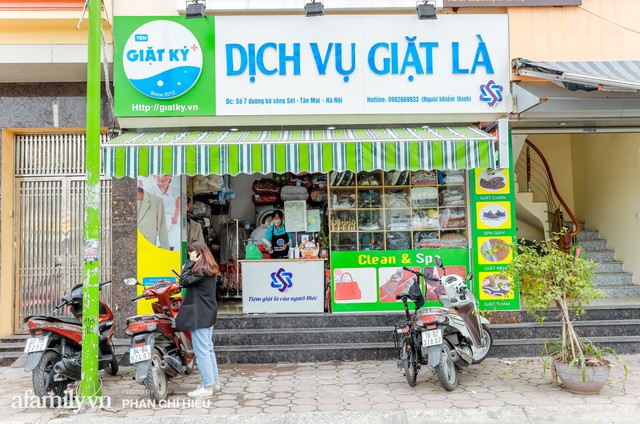 Tiệm giặt là của người Điếc tại Hà Nội, nơi giúp chúng ta giao tiếp với nhau một cách chậm lại với những con người mong lắm sự hòa nhập với cộng đồng - Ảnh 1.