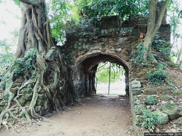 Bí ẩn mạch nước ngầm hơn 200 năm chảy trong Thành cổ Sơn Tây - Thành đá ong duy nhất ở Việt Nam, nơi sắp trở thành phố đi bộ thứ 4 của Hà Nội - Ảnh 16.