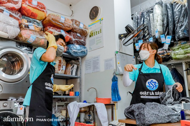Tiệm giặt là của người Điếc tại Hà Nội, nơi giúp chúng ta giao tiếp với nhau một cách chậm lại với những con người mong lắm sự hòa nhập với cộng đồng - Ảnh 5.