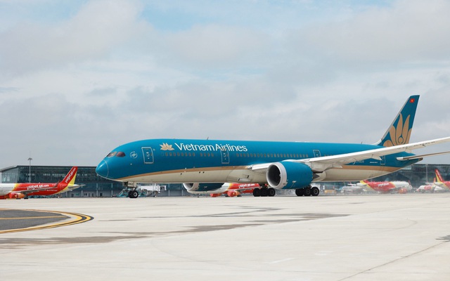 Vietnam Airlines kiến nghị tăng giá trần vé máy bay bằng mức năm 2014, miễn thuế môi trường