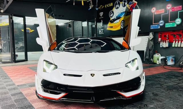 Thiếu gia Đắk Lắk độ Lamborghini Aventador Roadster thành phiên bản giới hạn SVJ đầu tiên tại Việt Nam - Ảnh 3.