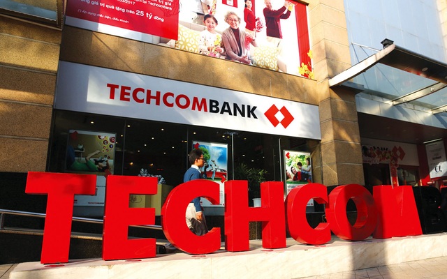 Người nhà Phó Tổng giám đốc thường trực Techcombank muốn bán bớt cổ phiếu TCB