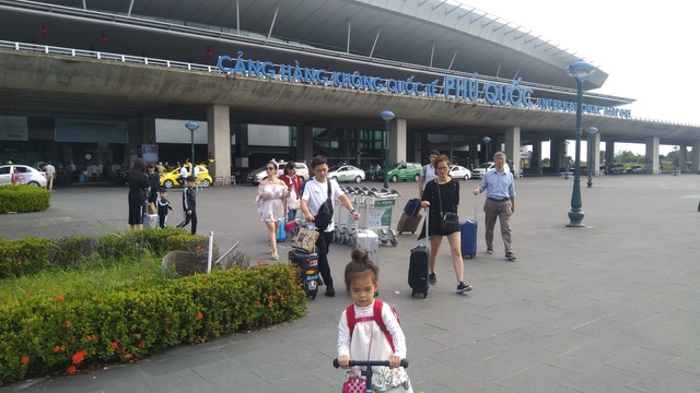 Tỷ phú Johnathan Hạnh Nguyễn muốn đầu tư nâng cấp sân bay Phú Quốc - Ảnh 1.