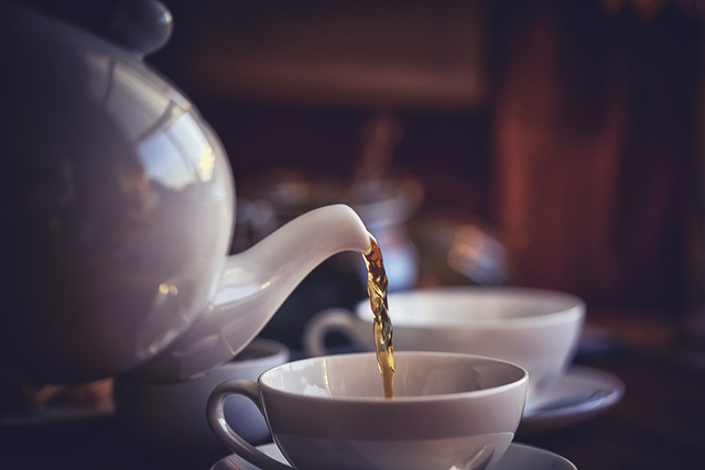 Uống trà quá nóng tiềm ẩn nhiều nguy cơ bạn chưa biết: Nhiệt độ bao nhiêu là tốt nhất? - Ảnh 1.