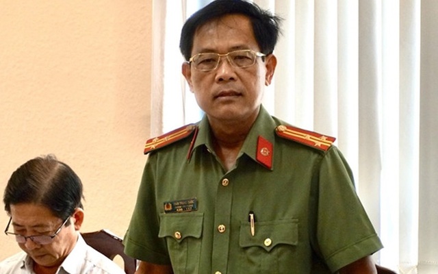 Thượng tá Trần Trung Quốc, Trưởng Phòng Tham mưu Công an tỉnh Đồng Tháp, thông tin tại buổi giao ban.