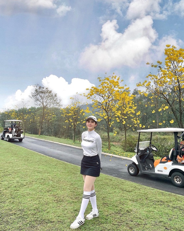  Về chuyện ra sân golf săn đại gia, hội gái đẹp mê golf nói gì? - Ảnh 3.