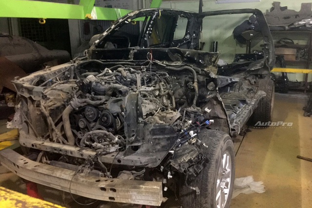 Chủ Toyota Land Cruiser chi 1 tỷ đồng hồi sinh chiếc xe từ đống sắt vụn: Bóng bẩy như mới đập hộp sau 3 tháng, không thể nhận ra bằng mắt thường  - Ảnh 5.