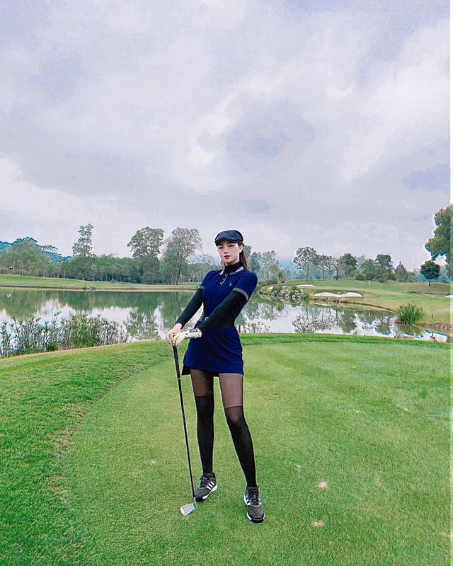 Gái xinh chơi golf: Người tốn cả trăm triệu, mỗi lần ra sân 1 bộ quần áo và quan điểm “ai cần gì thì tìm cái đó” - Ảnh 2.