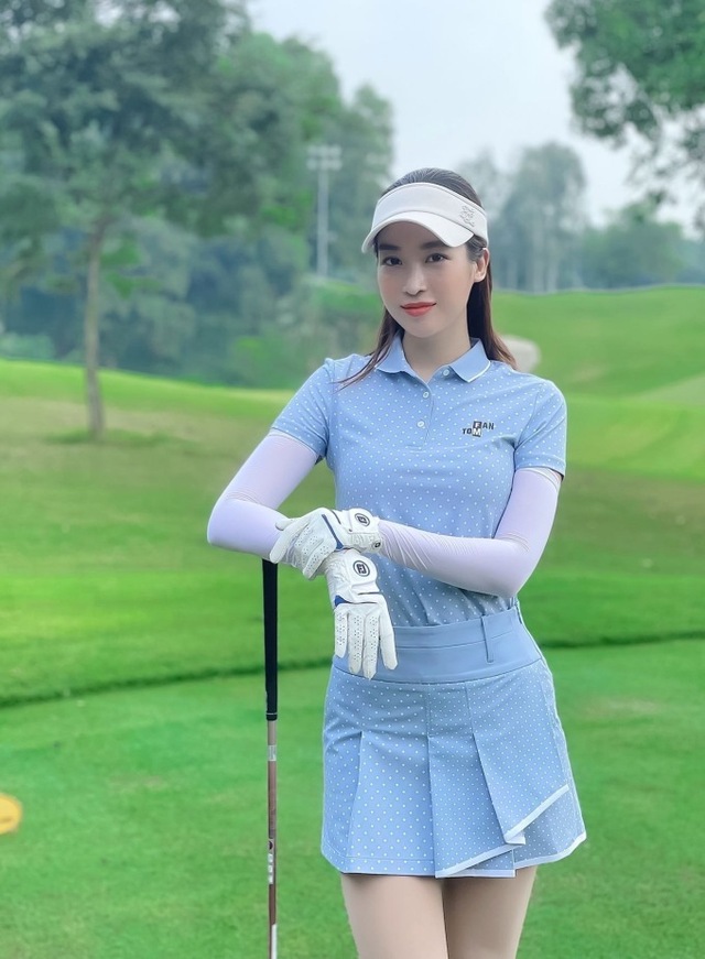 1 lần ra sân golf của Hiền Hồ tốn hơn chục triệu sắm trang phục - Ảnh 14.