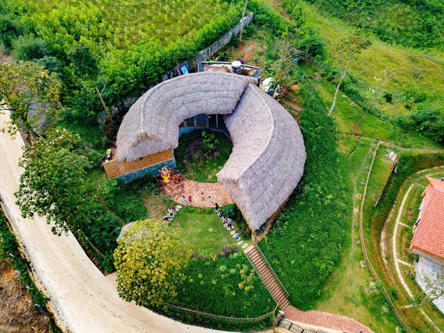 Cận cảnh ngôi trường trên đỉnh đồi đẹp như cổ tích tại Hà Nội: Học phí hơn 200 triệu/năm, đi học như đi nghỉ dưỡng - Ảnh 3.