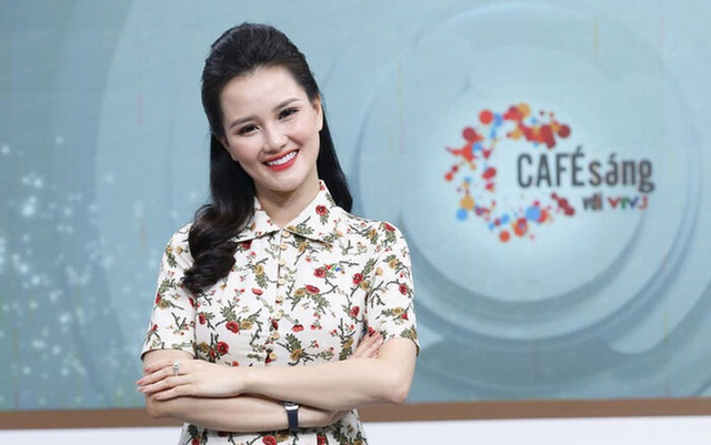 Không gian sang trọng bên trong căn hộ của MC “Cafe sáng với VTV3” Huyền Châu - Ảnh 2.