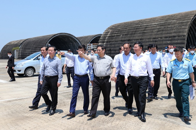  Thủ tướng trực tiếp khảo sát cảng biển, sân bay mang tầm ý nghĩa trọng điểm ở Quảng Nam - Ảnh 3.