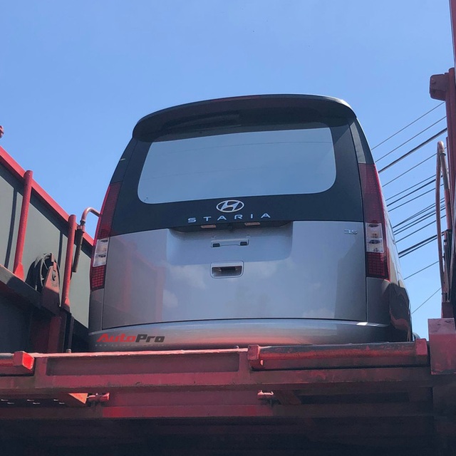 MPV bí ẩn Hyundai Staria 2022 lại xuất hiện tại Việt Nam, đơn vị vận chuyển giải đáp điều mà nhiều người thắc mắc - Ảnh 2.