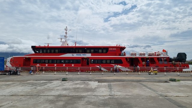Cận cảnh tàu cao tốc sắp chở những hành khách đầu tiên đi tuyến Đà Nẵng – Lý Sơn - Ảnh 1.