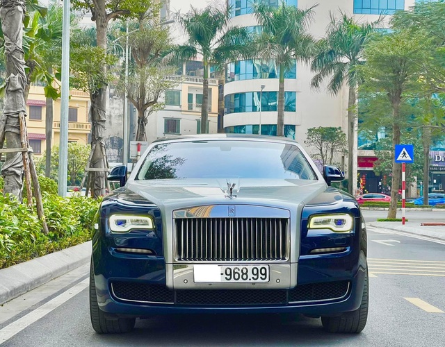  Nhờ biển khủng, Rolls-Royce Ghost 6 năm tuổi vẫn được chào giá lên tới 20 tỷ đồng  - Ảnh 2.